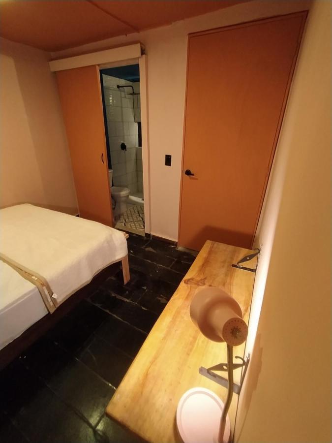 Casa Primavera Hostal メデジン エクステリア 写真