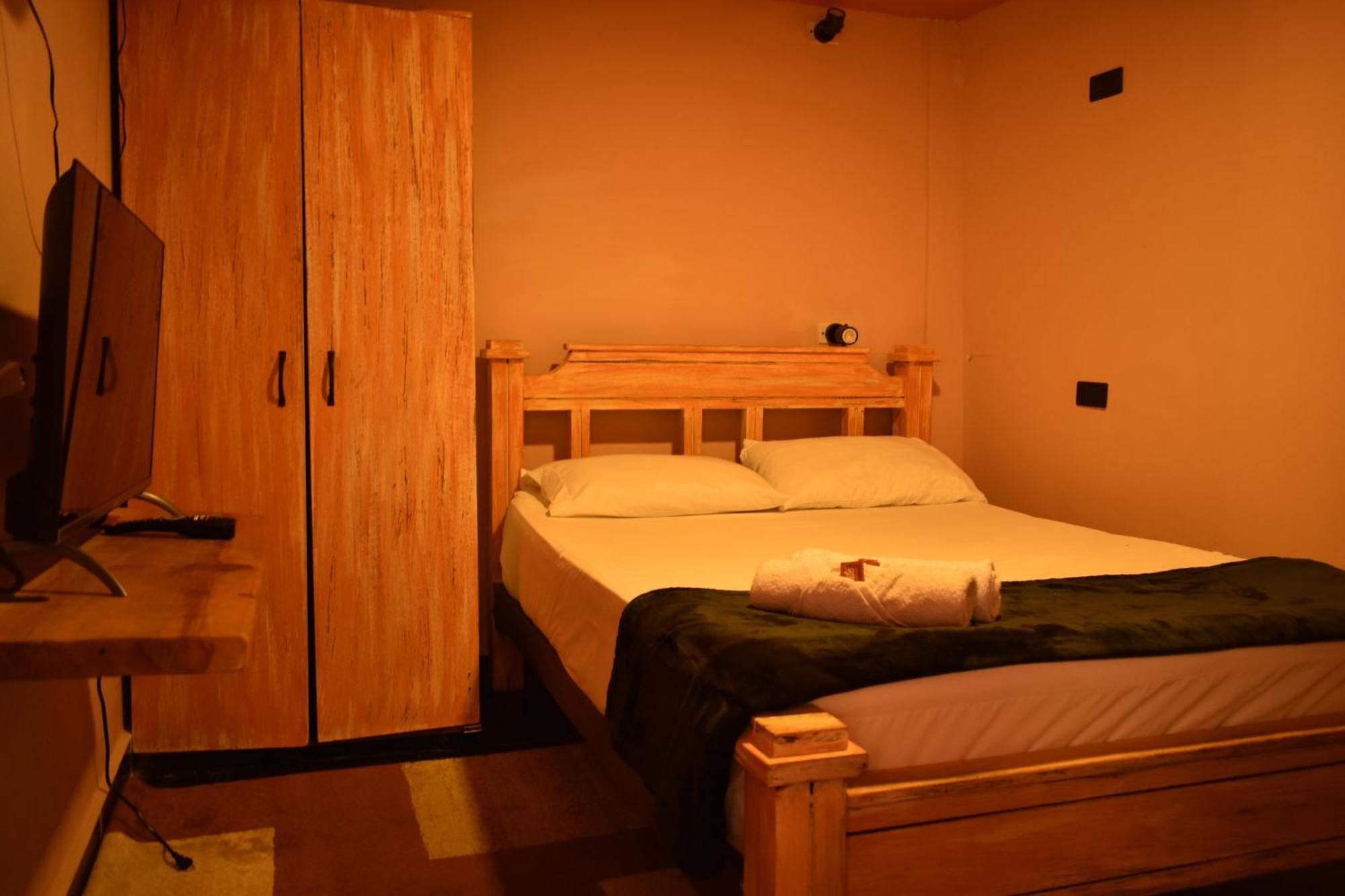 Casa Primavera Hostal メデジン エクステリア 写真