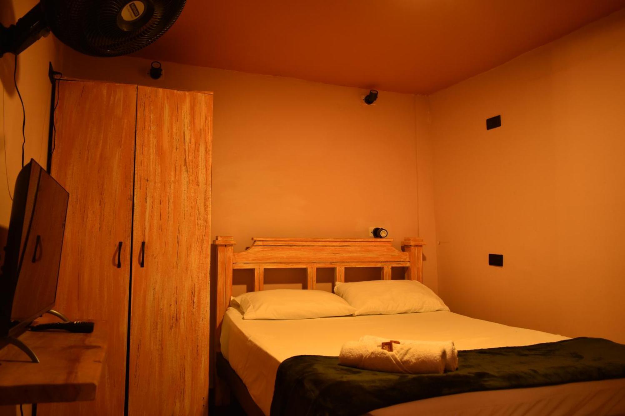 Casa Primavera Hostal メデジン エクステリア 写真