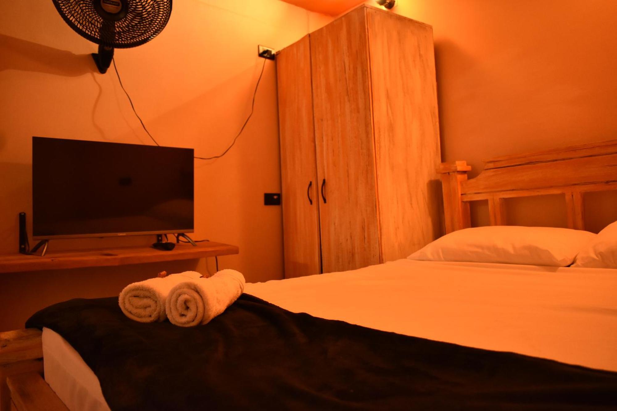 Casa Primavera Hostal メデジン エクステリア 写真